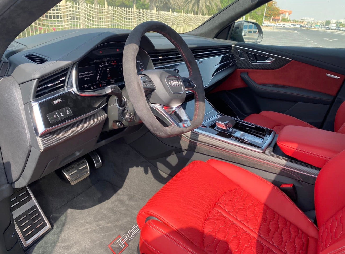 AUDI RSQ8