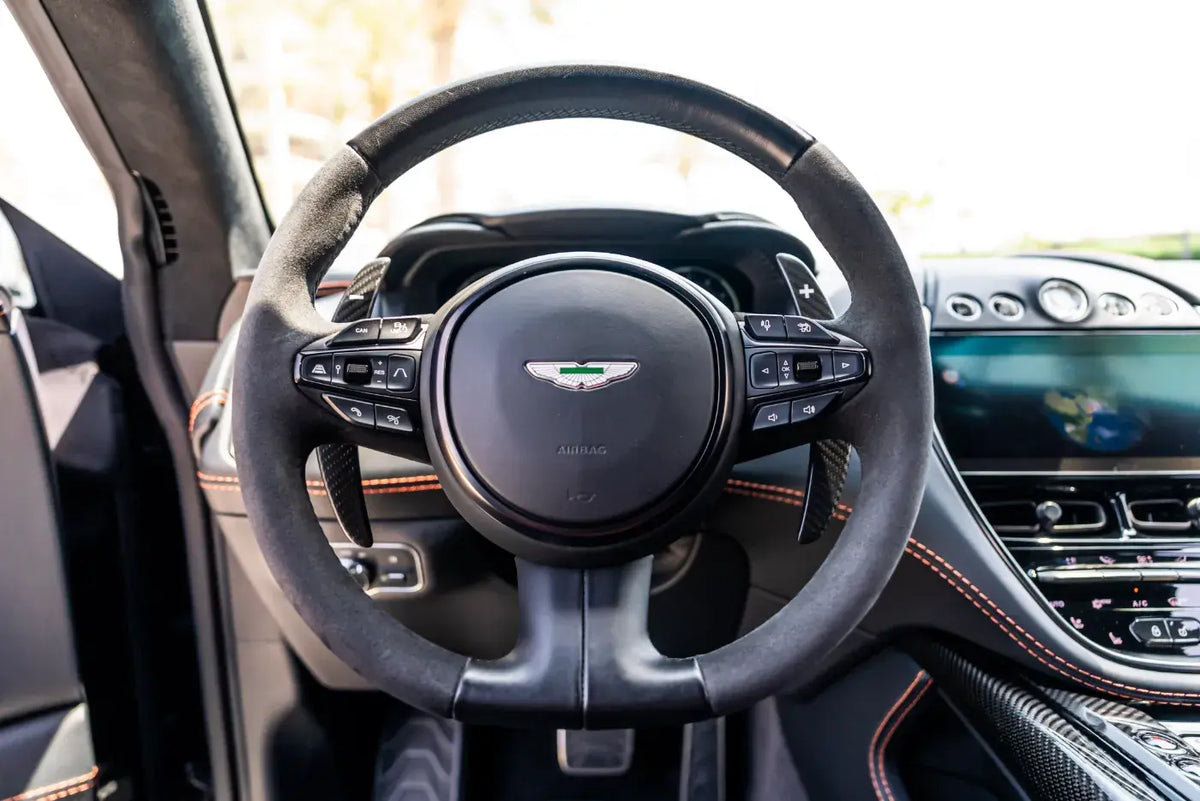 Aston Martin DBX 707
