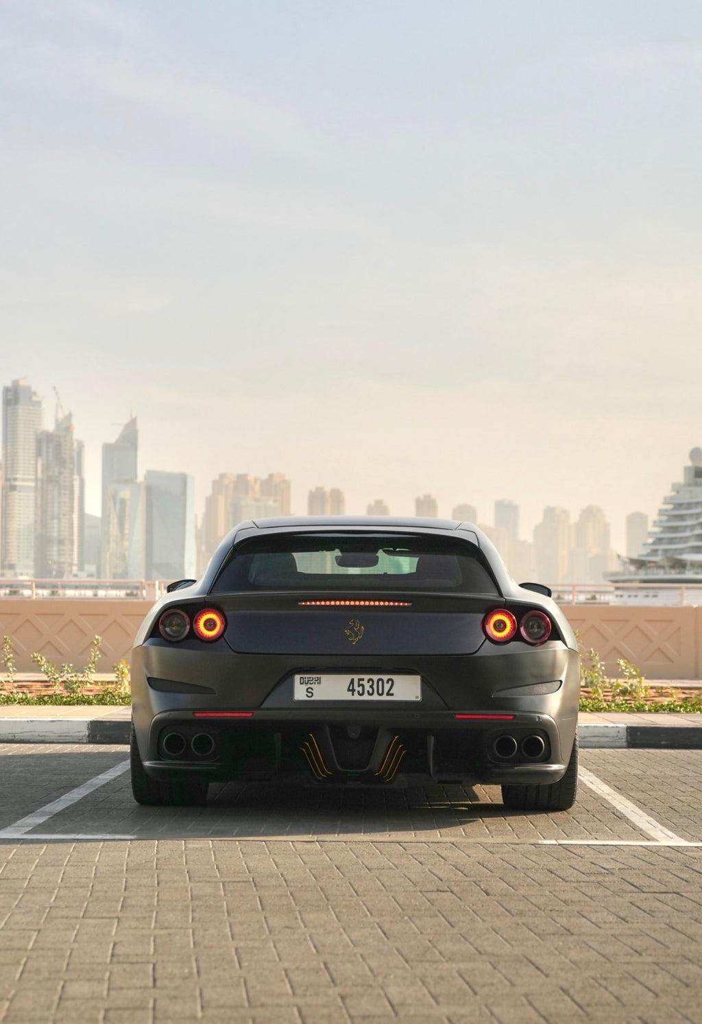 Ferrari GTC4