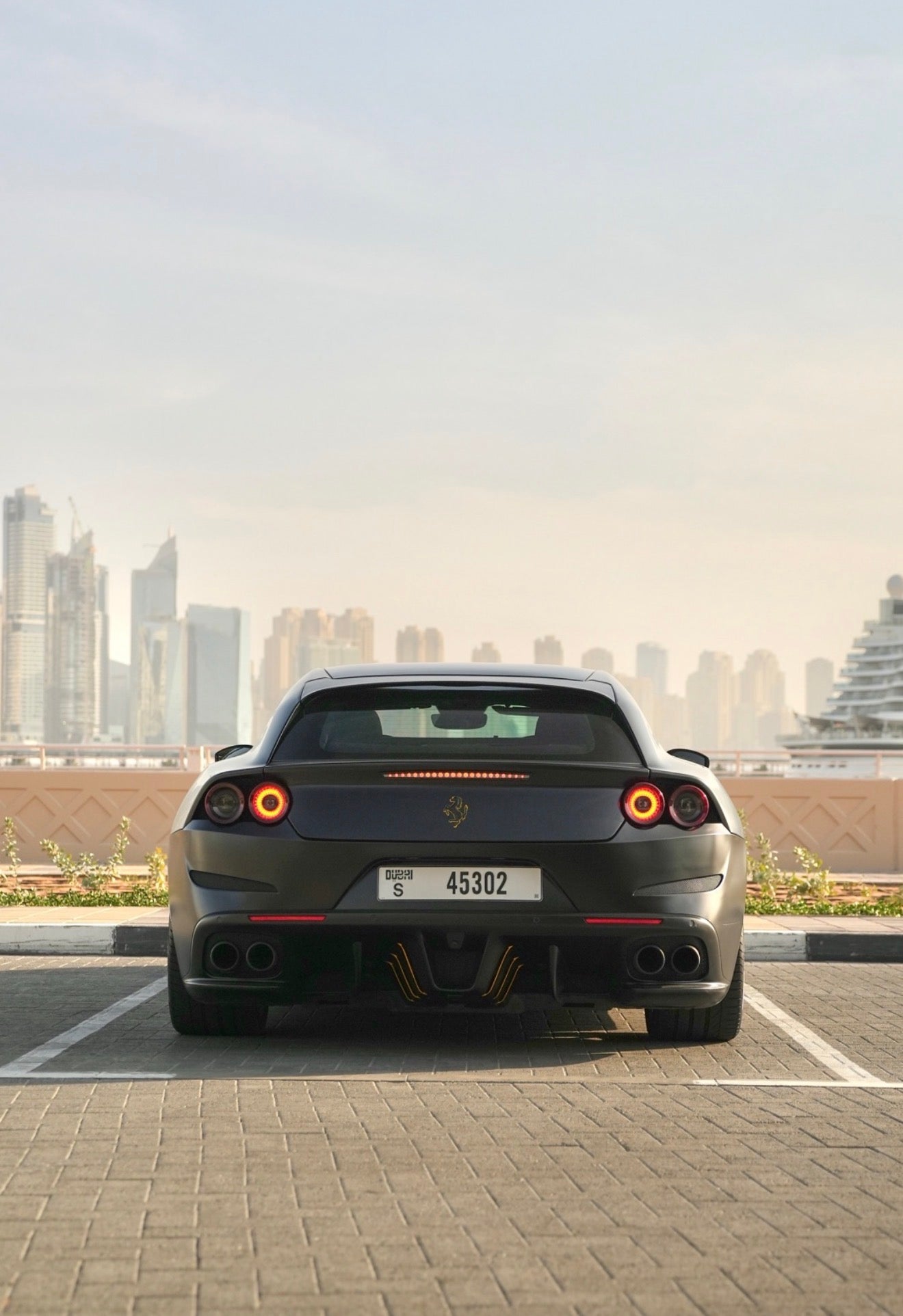 Ferrari GTC4