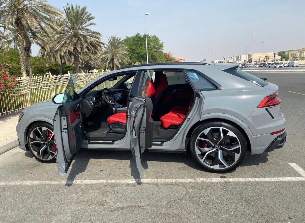 AUDI RSQ8