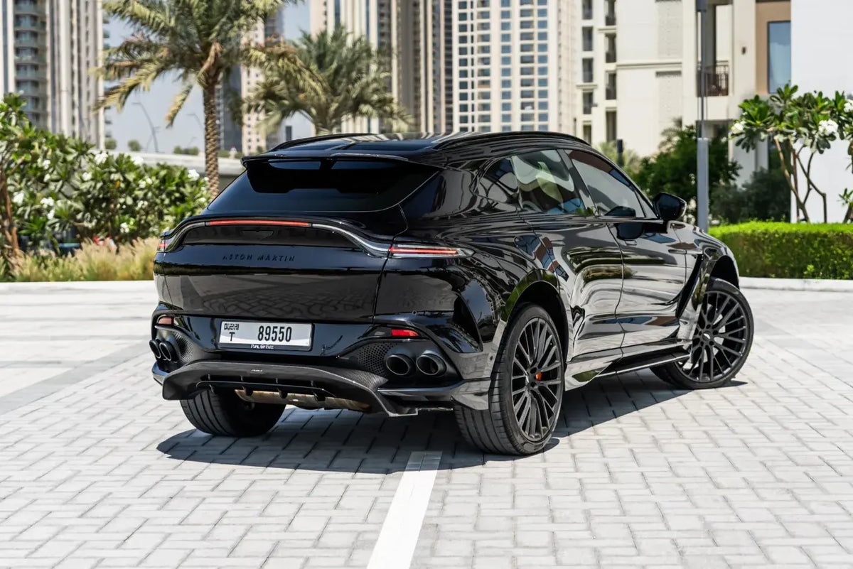 Aston Martin DBX 707